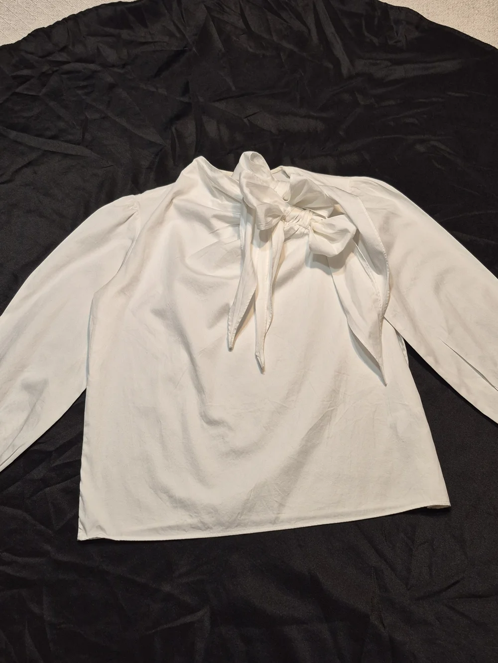 Anthropologie White Bow-Tie Puff Sleeve Blouse Size Small